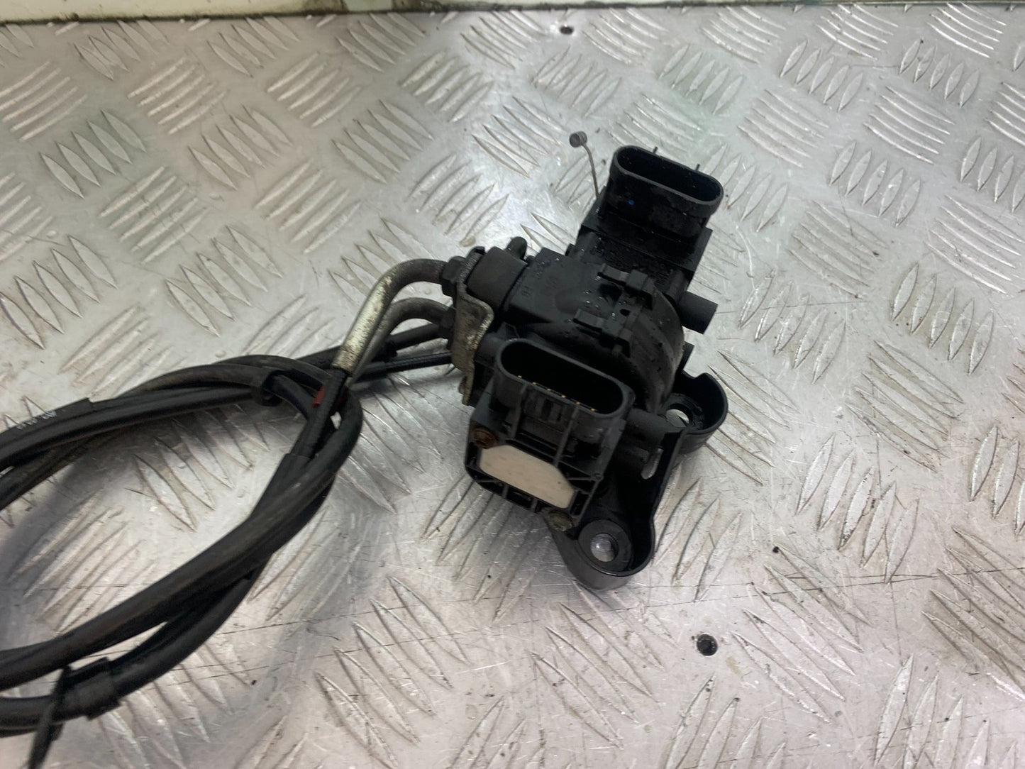 APRILIA TUONO 1000 V4 THROTTLE DEMAND SENSOR AND CABLES YEAR 2013-2014 (CMB1239)