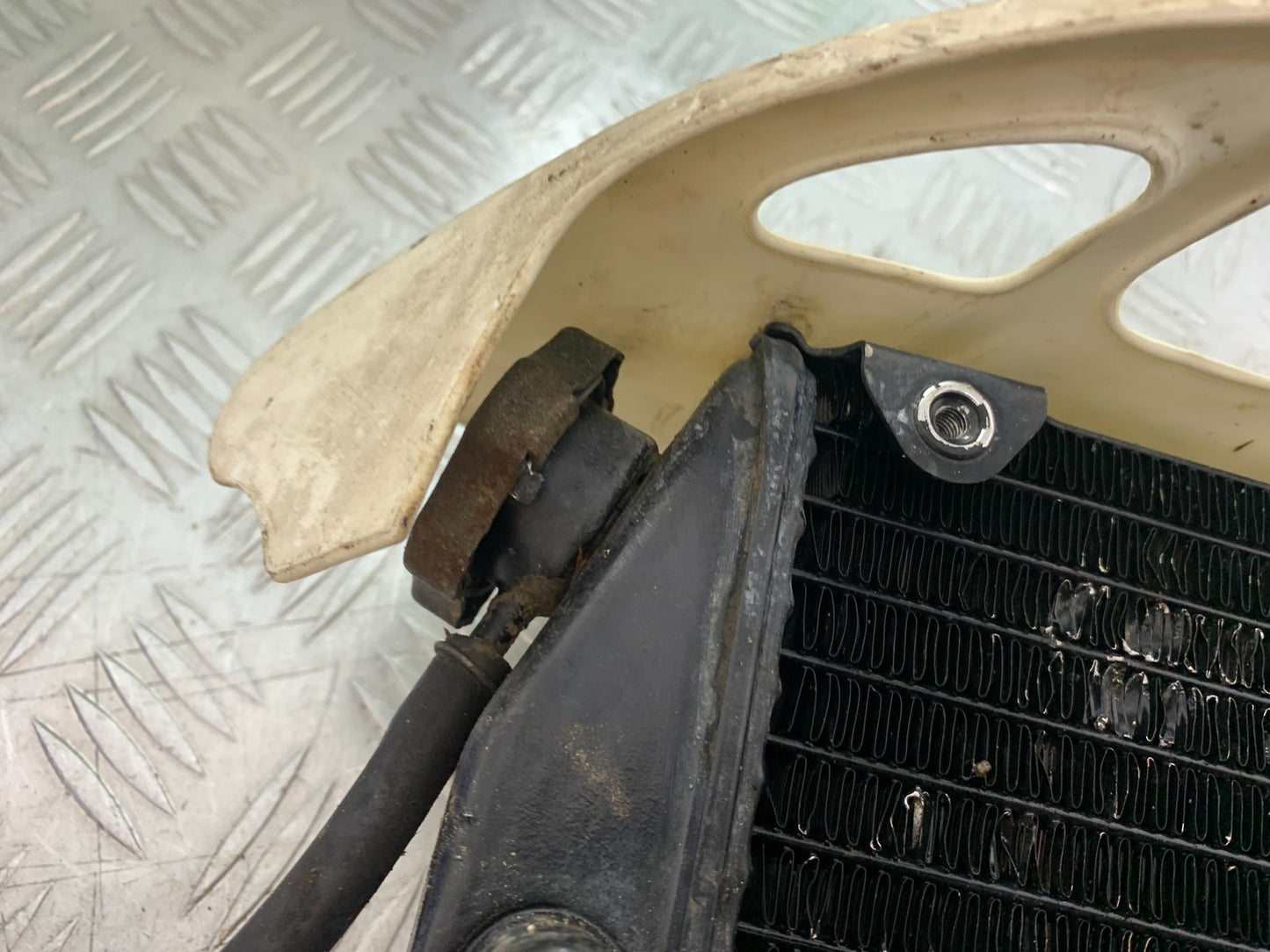 KAWASAKI KLR250 KLR 250 RIGHT RADIATOR YEAR 1984-2001 (CMB1225)