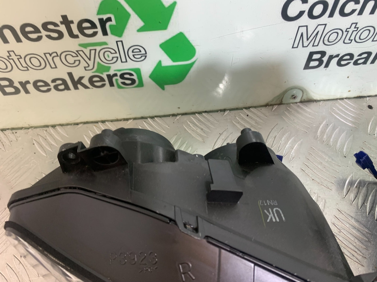 YAMAHA YZF R1 HEADLIGHTS  YEAR 2004-2006 (CMB1155)