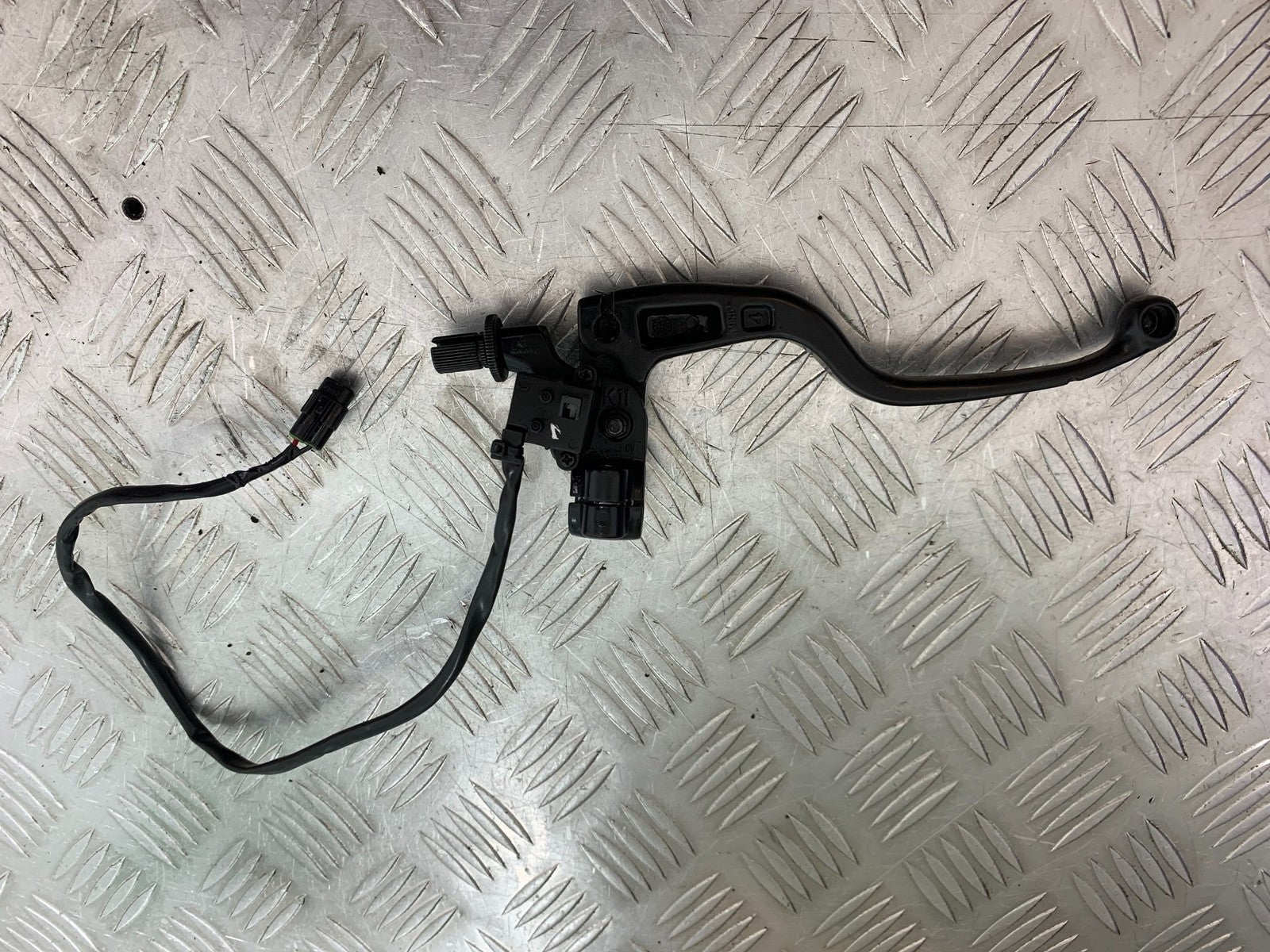 KTM 125 DUKE CLUTCH LEVER AND BRACKET   YEAR 2018-2023 (CMB1185)