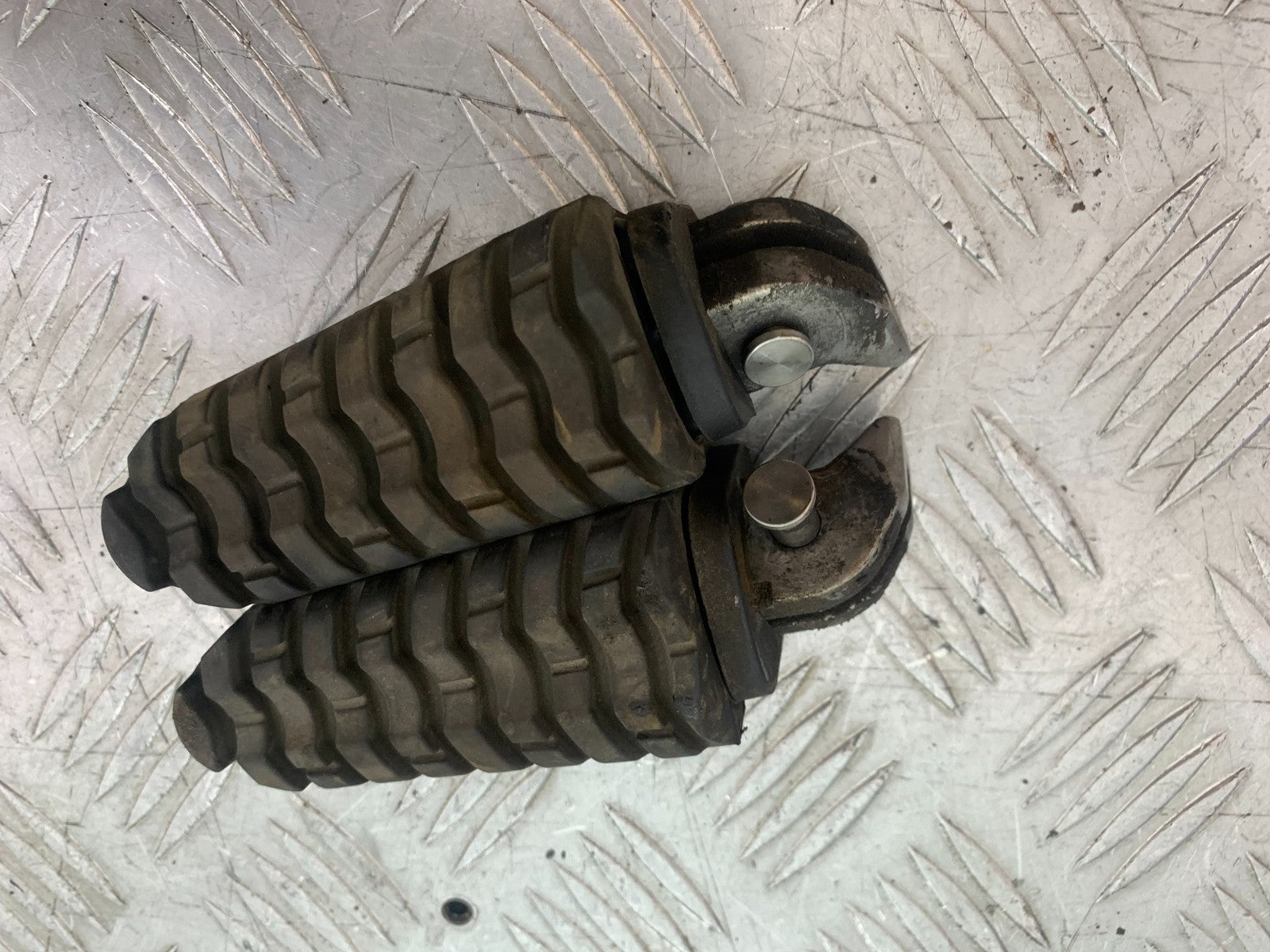 TRIUMPH TIGER 800 XRT REAR FOOTPEGS  2018-2020 (CMB1193)