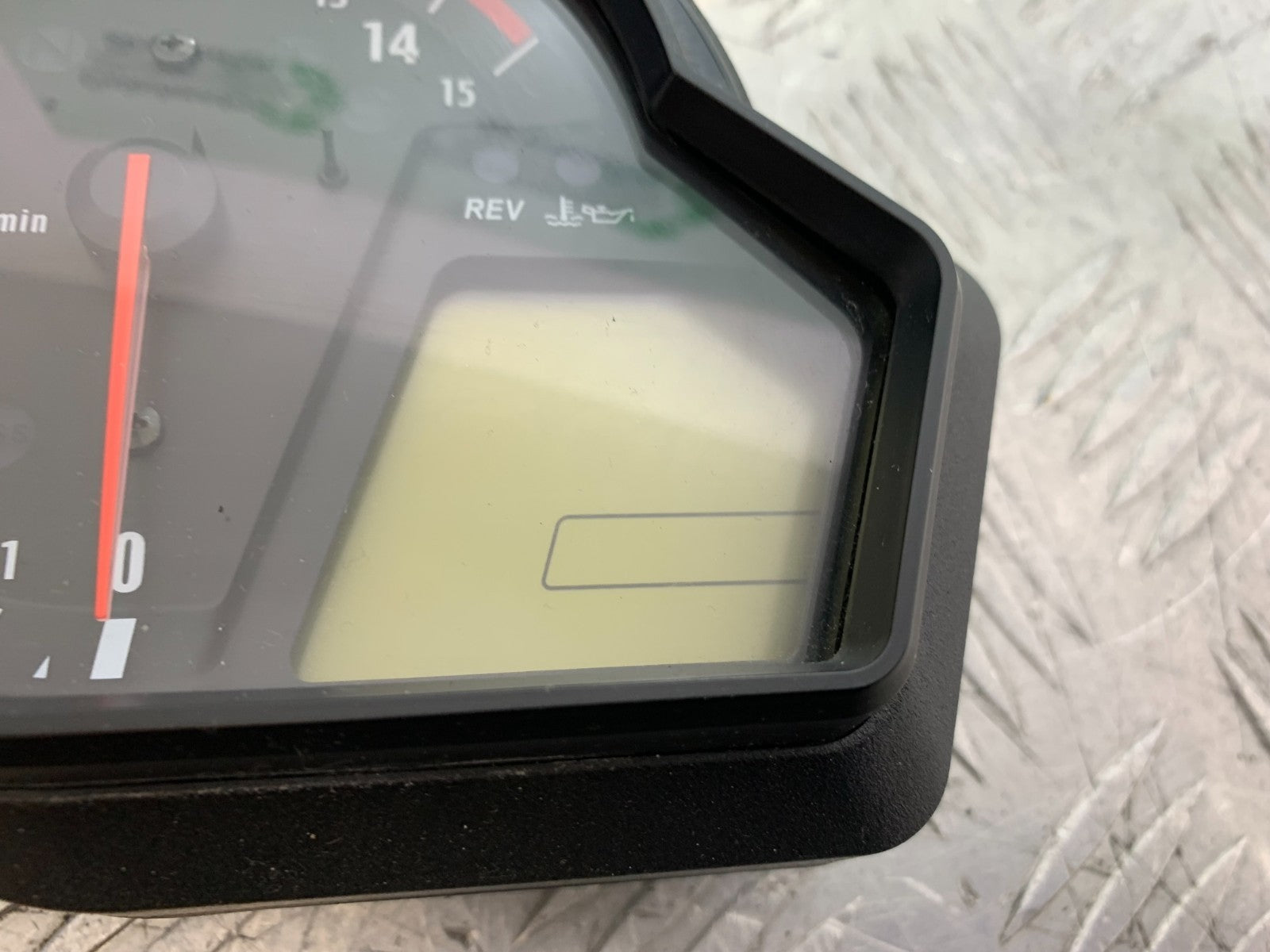 HONDA CBR1000 RR CLOCKS SPEEDO DASH  YEAR 2008-2011 ( (CMB1330)