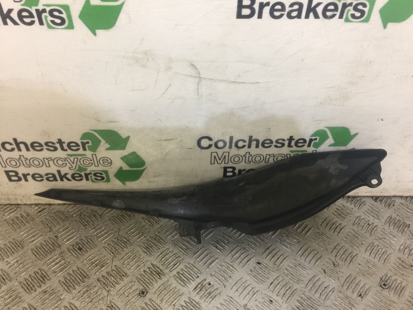 HONDA CB600 CB 600 F-8 HORNET RIGHT SEAT PANEL  2010 (STOCK 669)