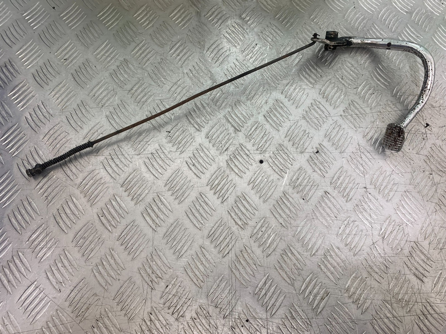 SUZUKI GP100 GP 100 REAR BRAKE PEDAL  YEAR 1978-1988 (CMB1259)