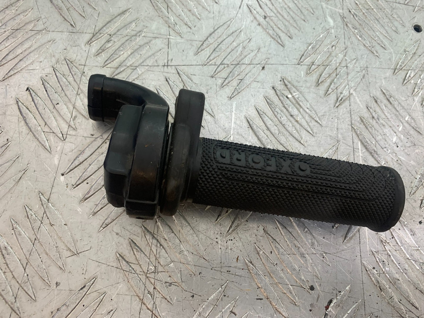 YAMAHA YZF1000 THUNDERACE THROTTLE AND GRIP  YEAR 1997-2000 (CMB1204)