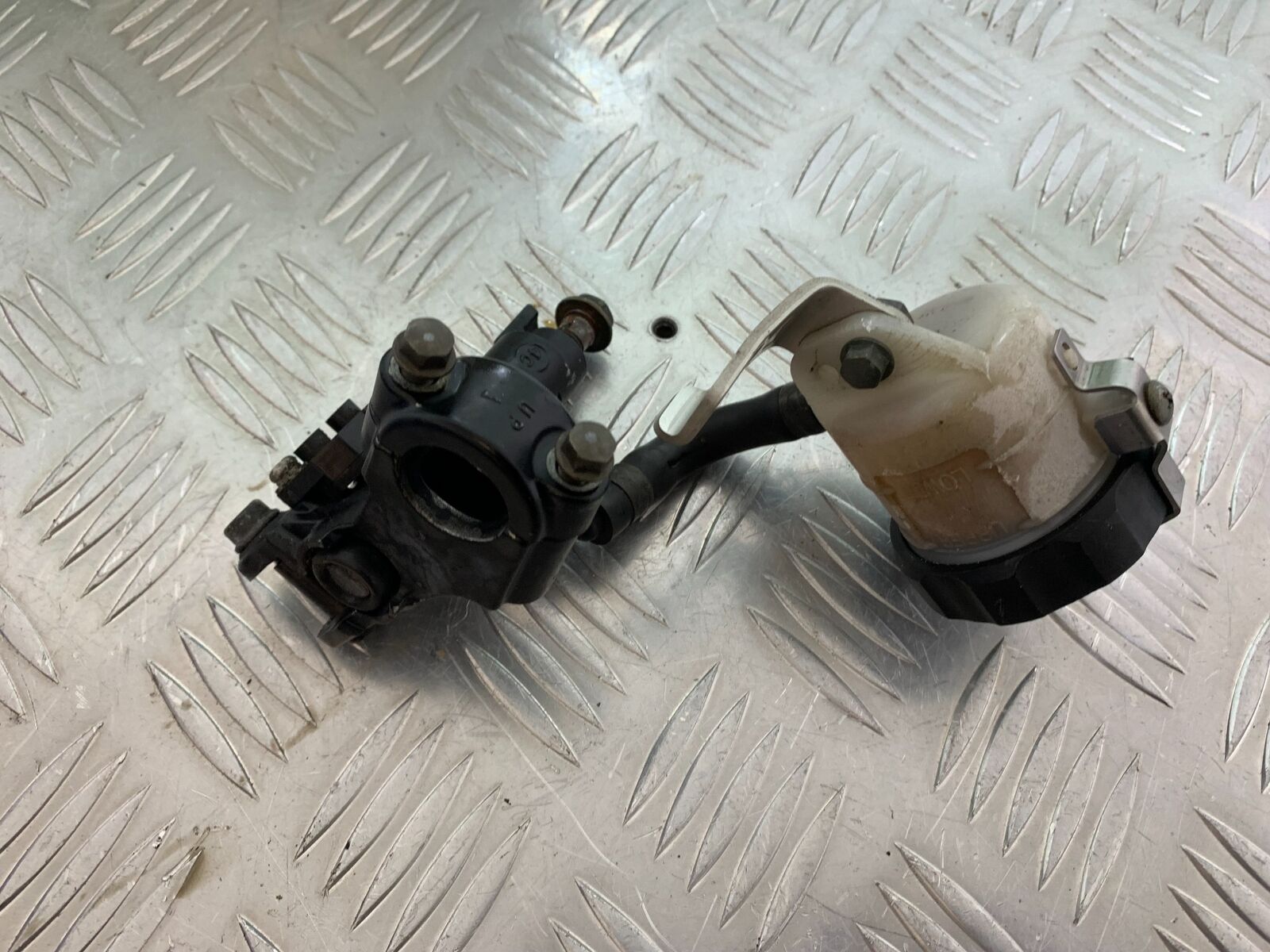SUZUKI SV650 SV 650 FRONT BRAKE MASTER CYLINDER YEAR 2003-2006 (CMB1014)