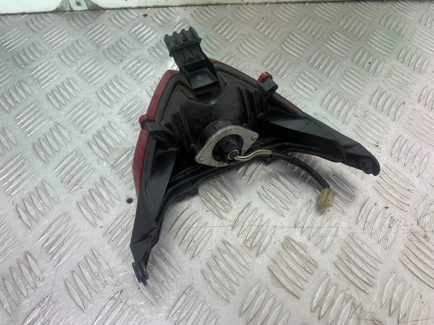 SUZUKI GSF650 GSF 650 REAR LIGHT    YEAR 2007-2009  (CMB1161)