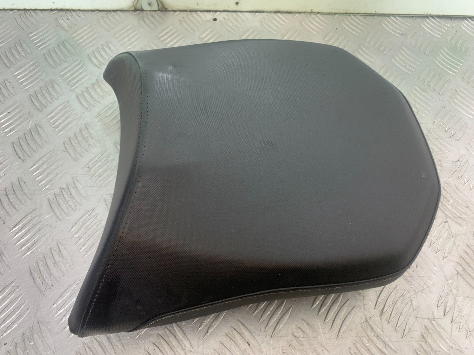 BMW R1200 R 1200 GS REAR SEAT  YEAR 2013-2016 (CMB1257)