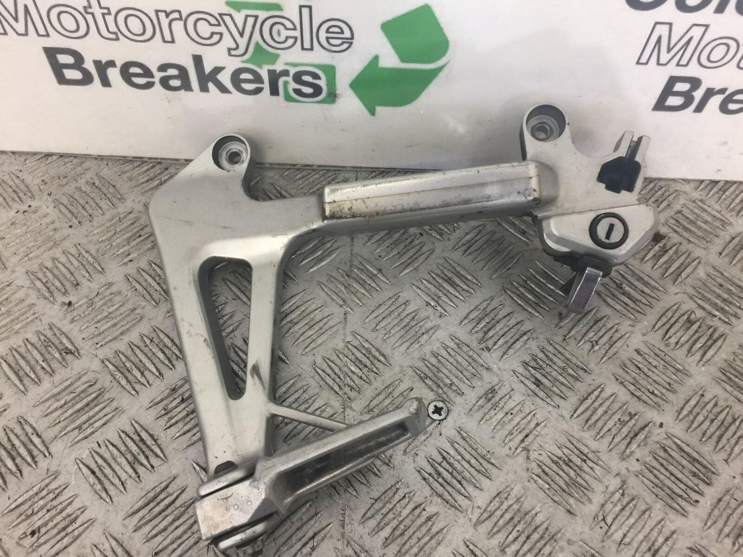 HONDA VFR800 VFR 800 LEFT REAR HANGER  YEAR 1998-2001(PRE V-TEC) STOCK NO 288