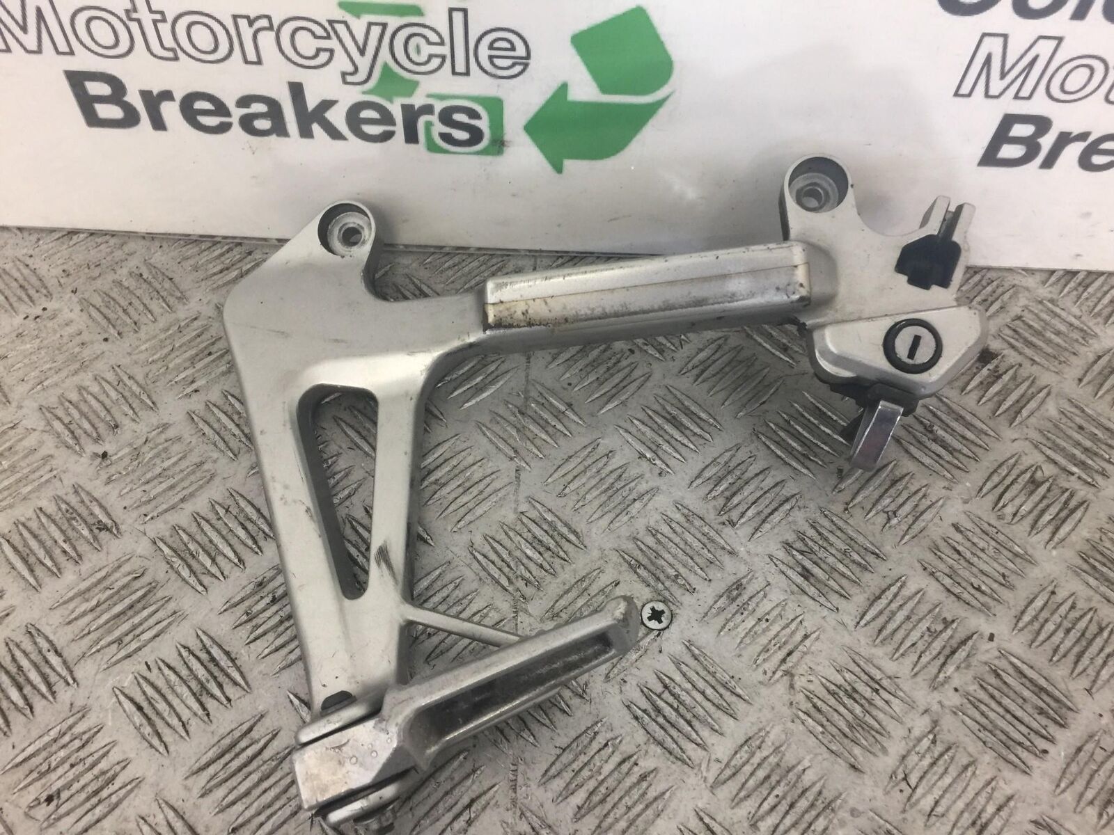HONDA VFR800 VFR 800 LEFT REAR HANGER  YEAR 1998-2001(PRE V-TEC) STOCK NO 288