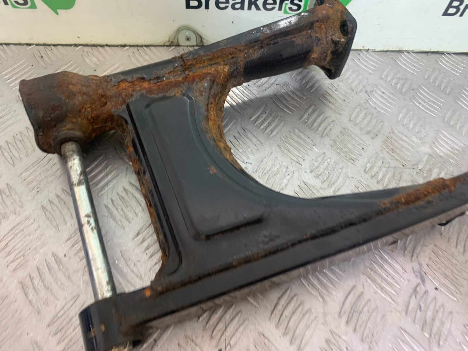 KAWASAKI VN1500 CLASSIC SWINGARM  YEAR 1999 -2006 (CMB1166)