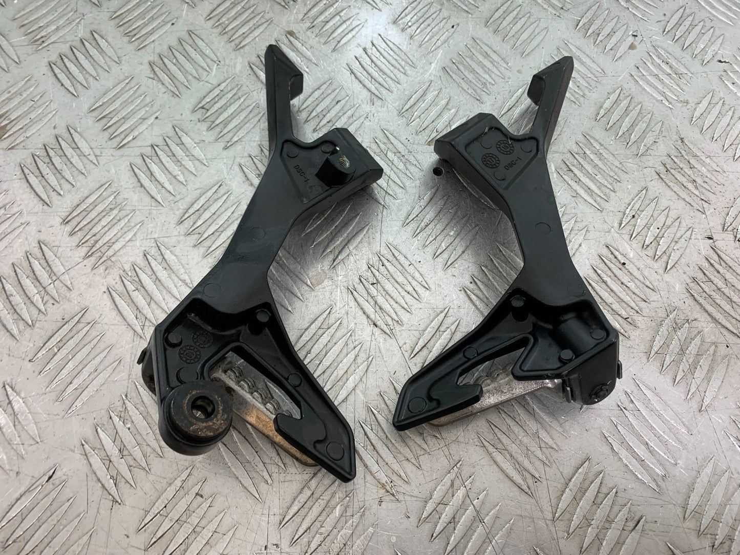 KAWASAKI NINJA 400 EX 400 REAR HANGER AND PEGS  YEAR 2018-2022 (CMB1278)