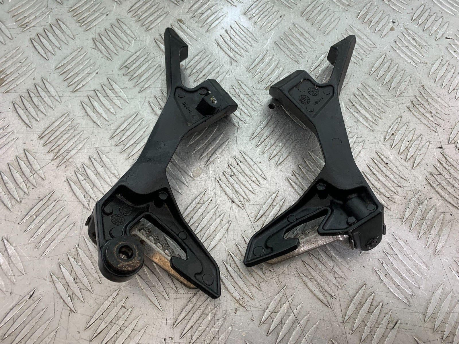 KAWASAKI NINJA 400 EX 400 REAR HANGER AND PEGS  YEAR 2018-2022 (CMB1278)