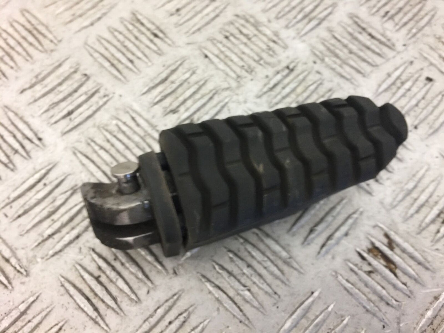 TRIUMPH TIGER 800 XCX RIGHT REAR PEG  2018-2021 (STOCK 548)
