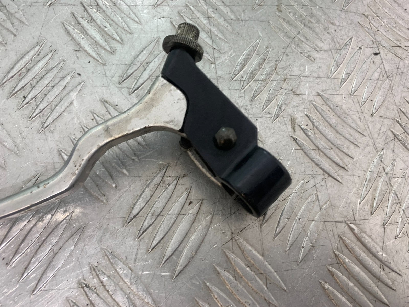 SUZUKI GSF600 GSF 600 BANDIT CLUTCH LEVER AND BRACKET  2000-2004 (CMB1269)