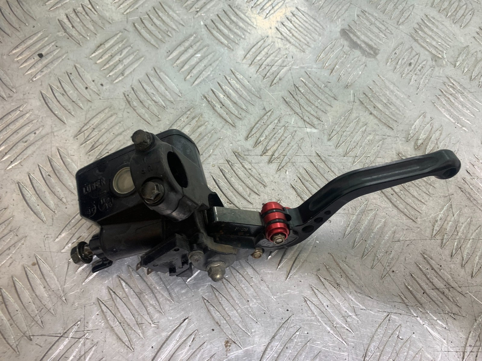 HONDA CBR600 CBR 600 RR FRONT BRAKE MASTER CYLINDER   YEAR 2003-2004 CMB1173)