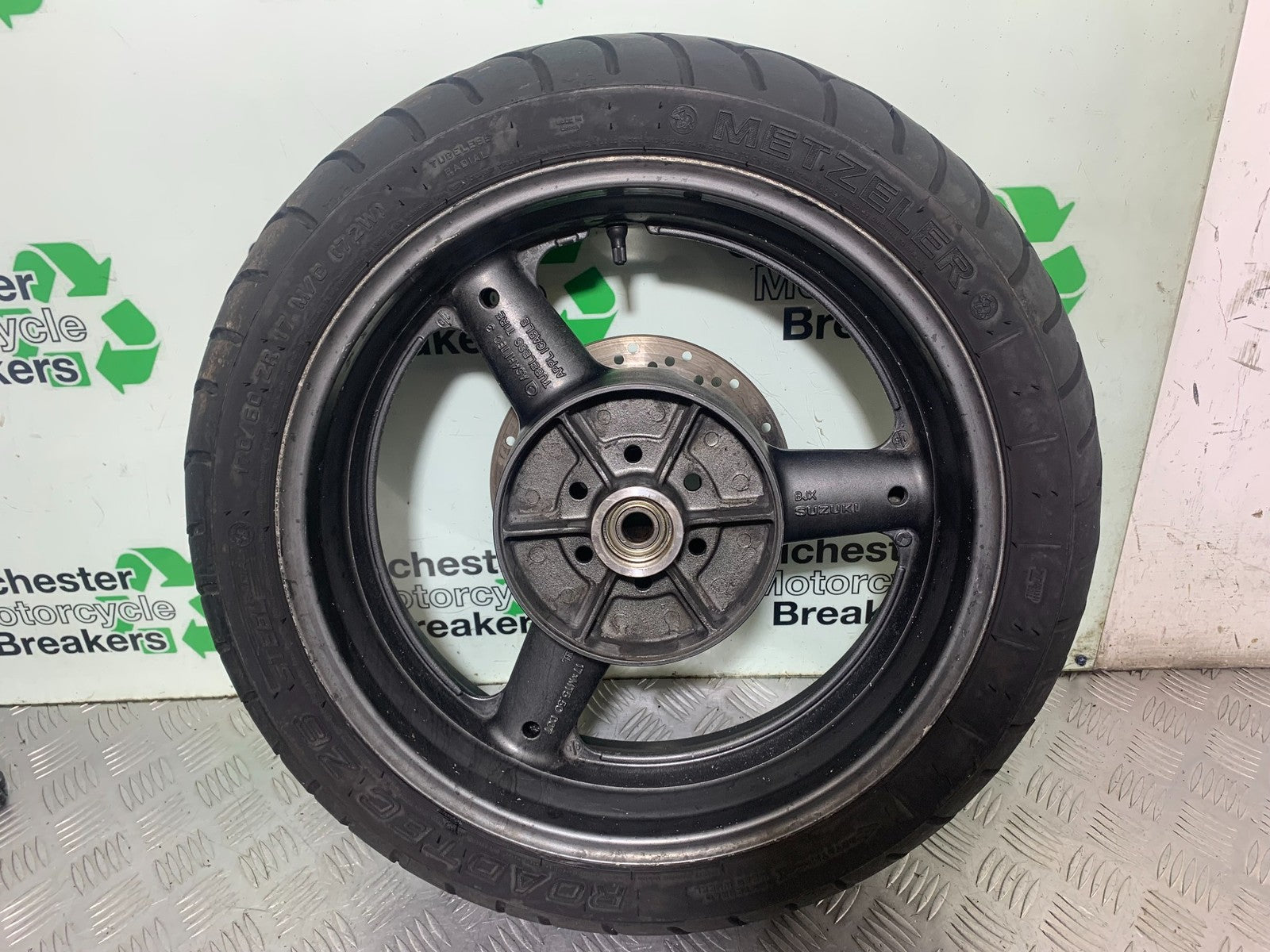 SUZUKI GSX750 INAZUMA REAR WHEEL  YEAR 1998-2003 (CMB1308)