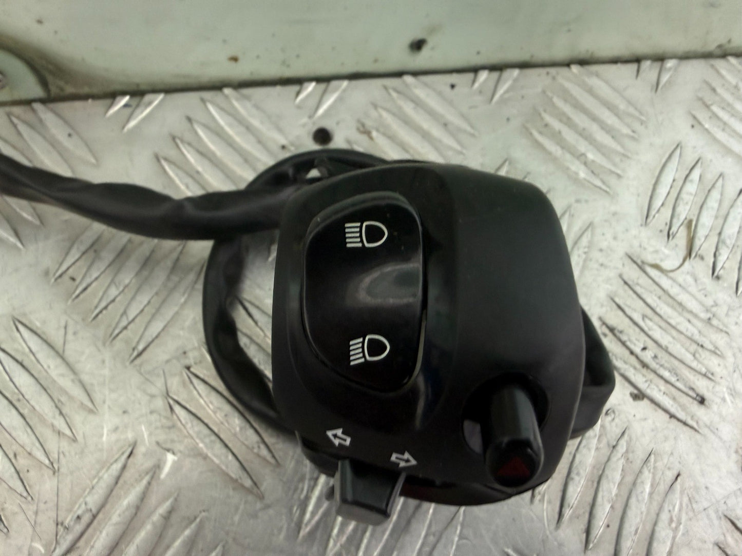 YAMAHA XT660 OEM LEFT SWITCH GEAR YEAR 2004-2016 CMB1318