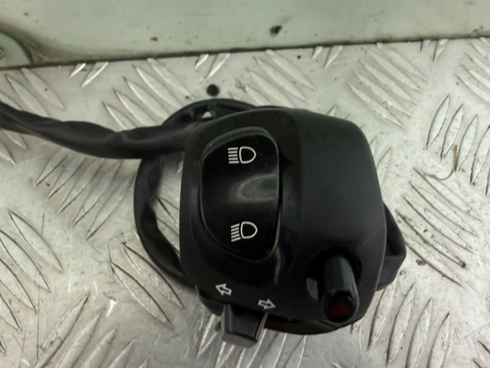 YAMAHA XT660 OEM LEFT SWITCH GEAR YEAR 2004-2016 CMB1318