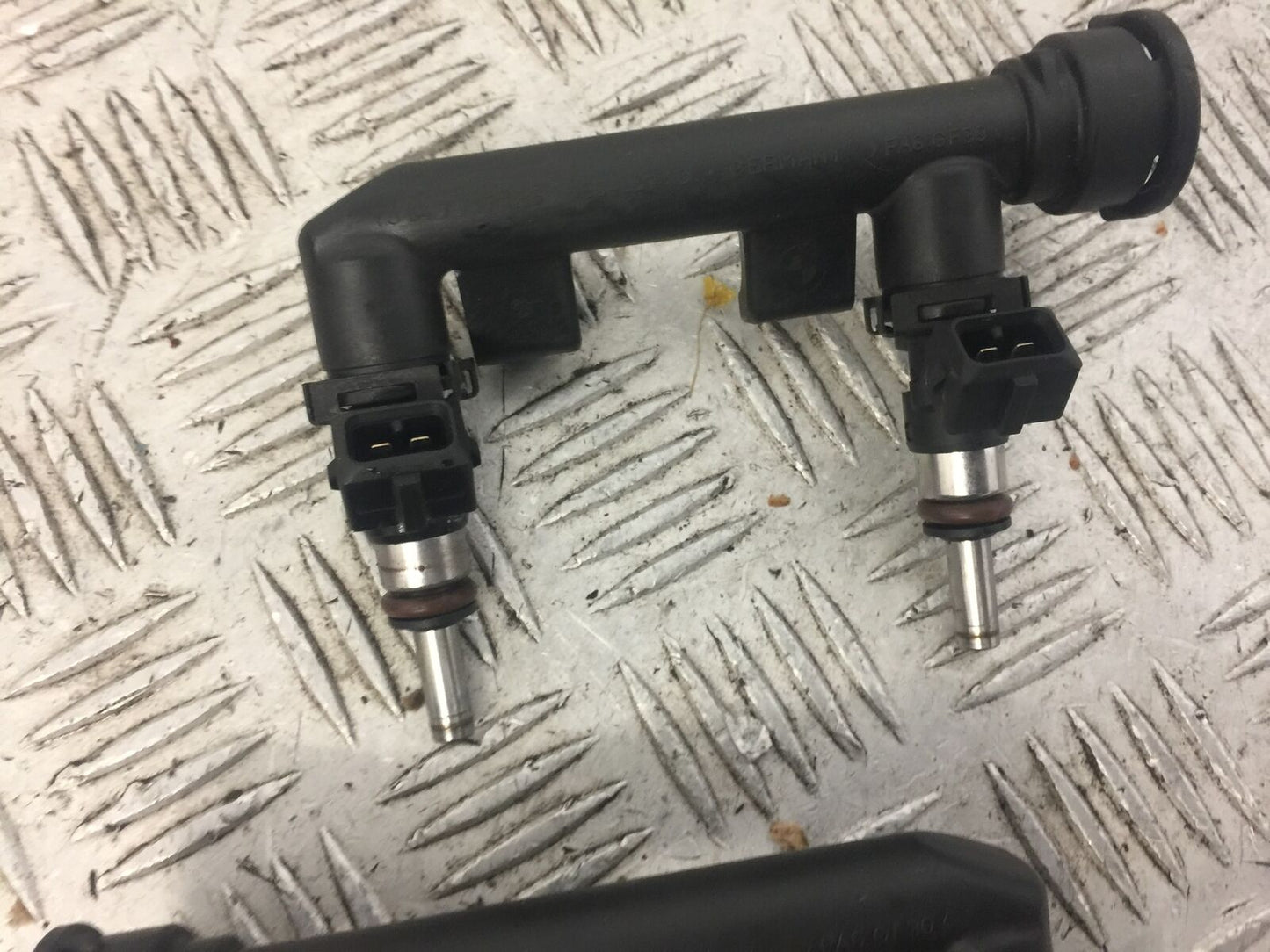 BMW S1000 R AIRBOX INJECTORS  YEAR 2018  (STOCK 645)