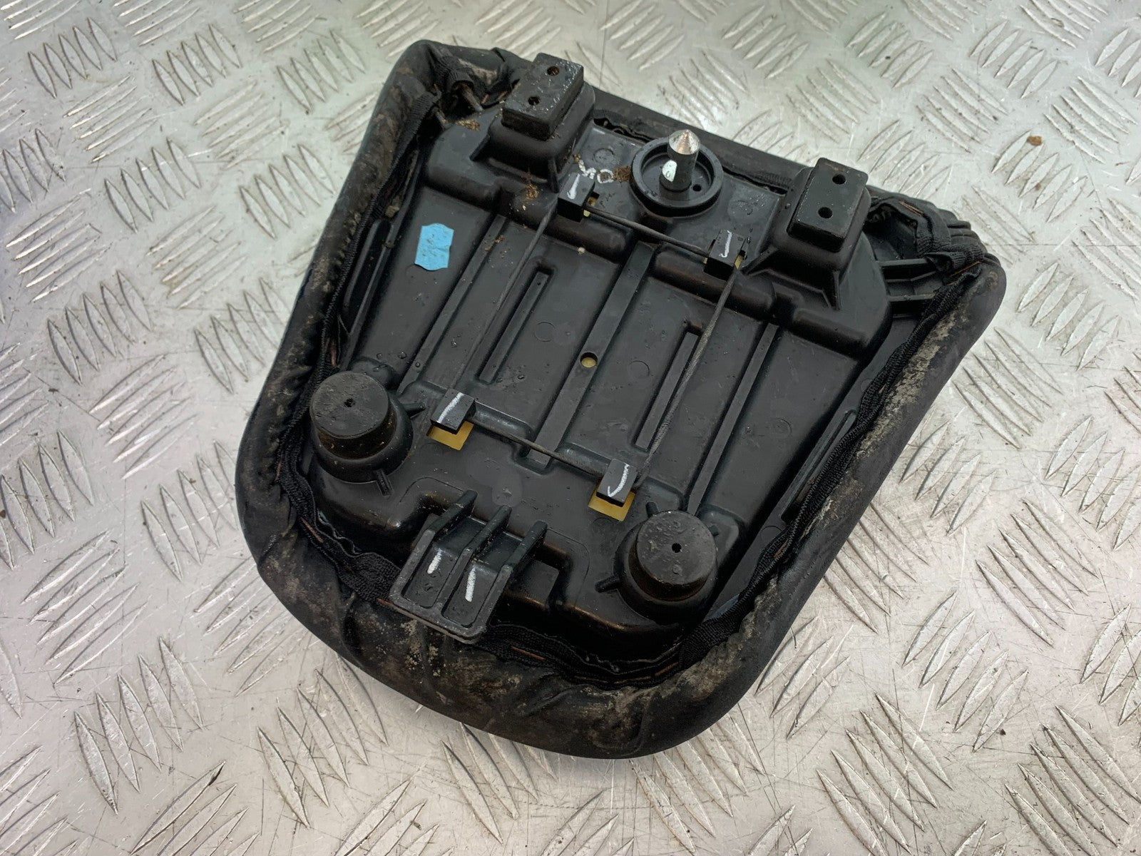 ROYAL ENFIELD HIMALAYAN 411 REAR SEAT   YEAR 2018-2023 (CMB1279)