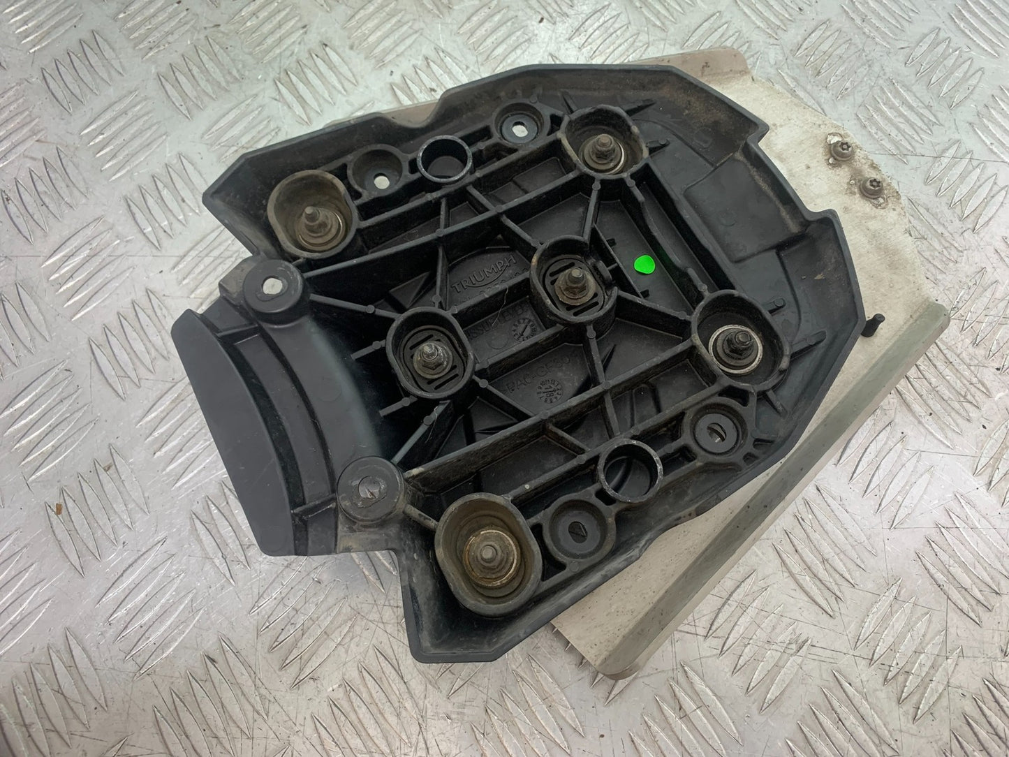 TRIUMPH TIGER 800 XRT TOP BOX PLATE   2018-2020 (CMB1193)