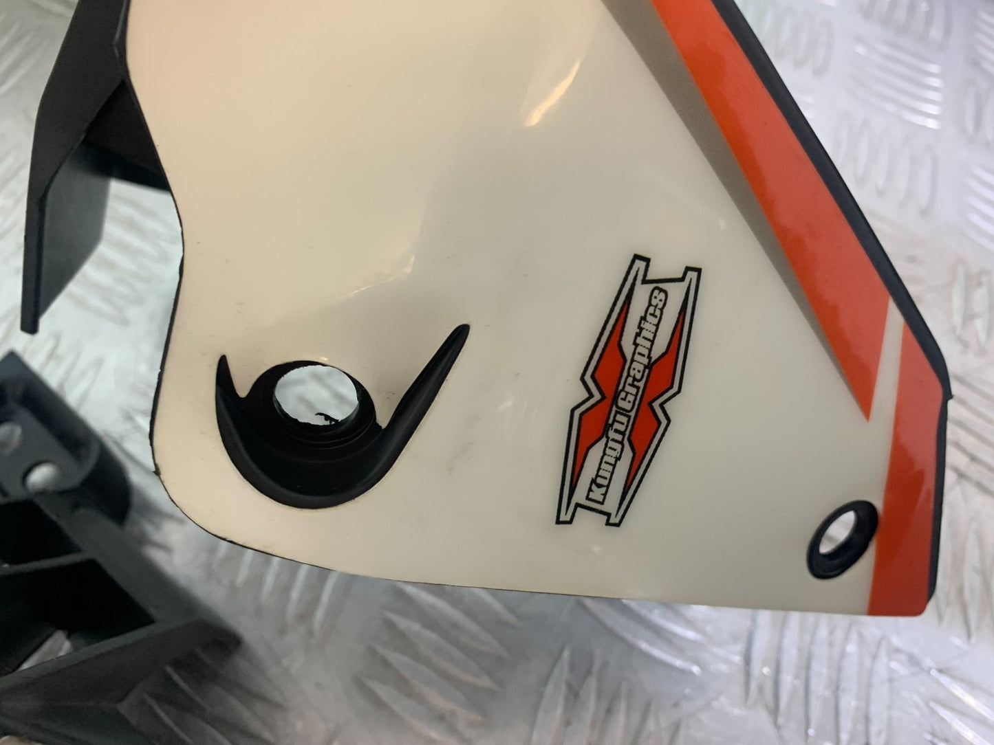 KTM DUKE 125 LEFT AND RIGHT RADIATOR COVERS   YEAR 2017-2022 (CMB1222)
