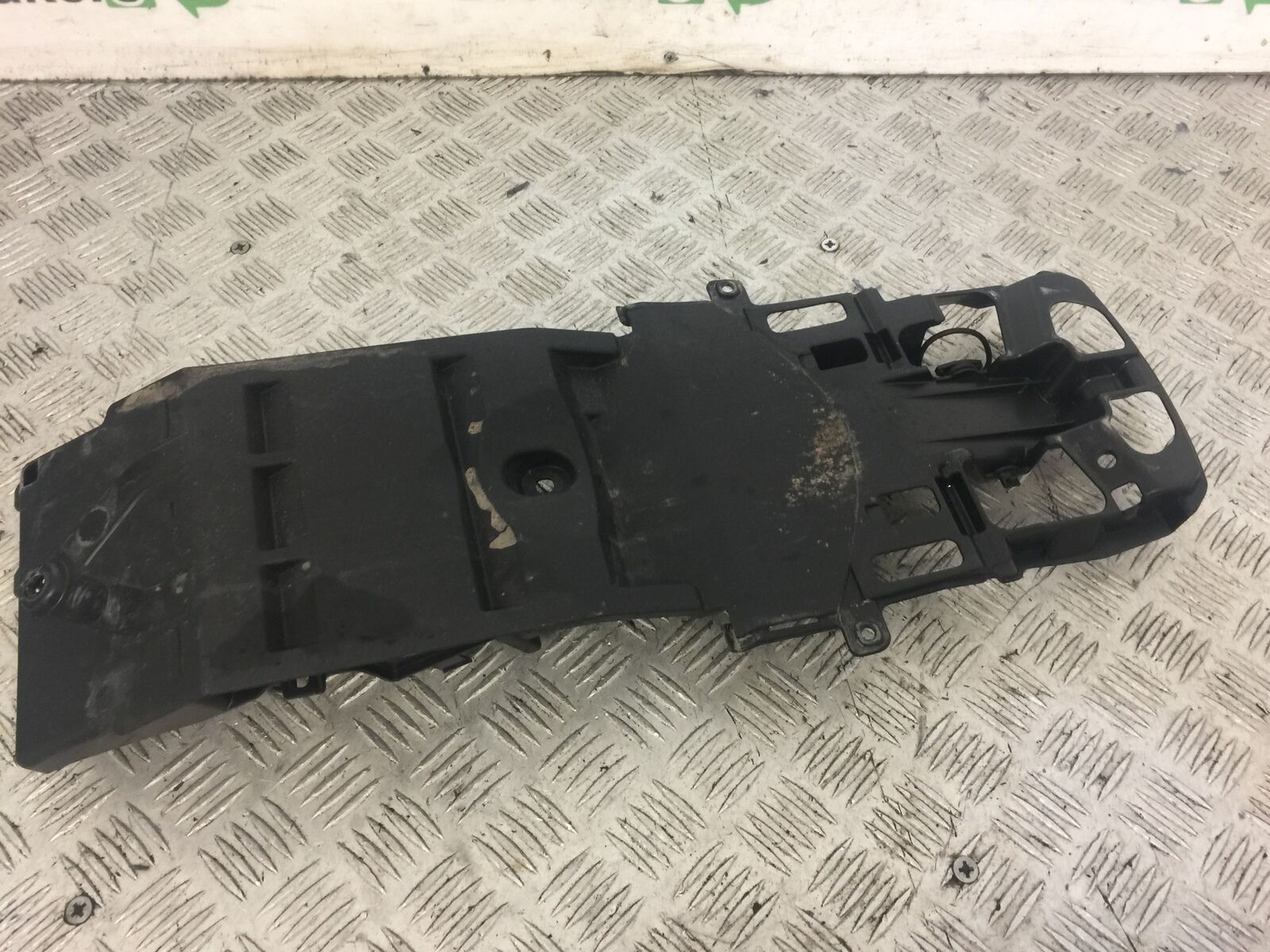 SUZUKI GSXR 750 L1 UNDERTRAY YEAR 2012-2015 (STOCK 632)
