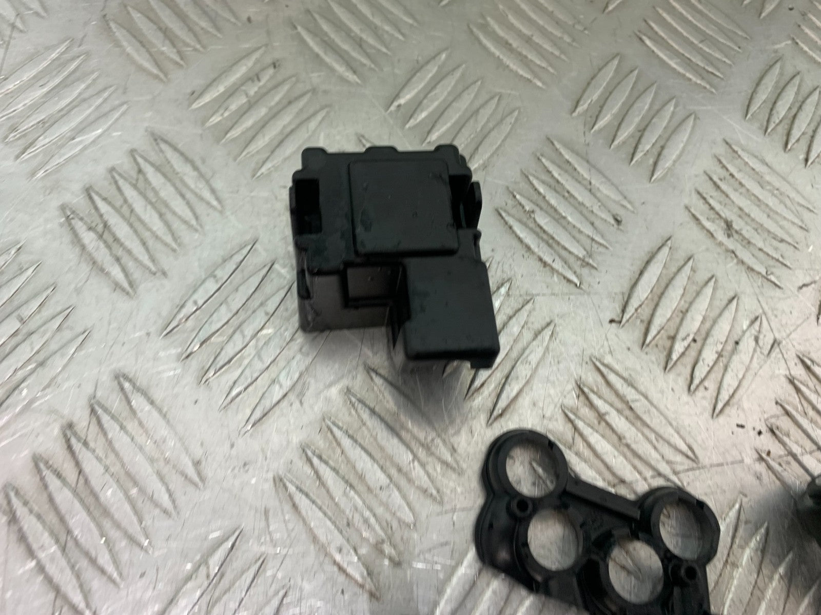 KTM 1290 SUPER DUKE R BRACKETS & COVERS YEAR 2020-2024 (CMB1272)