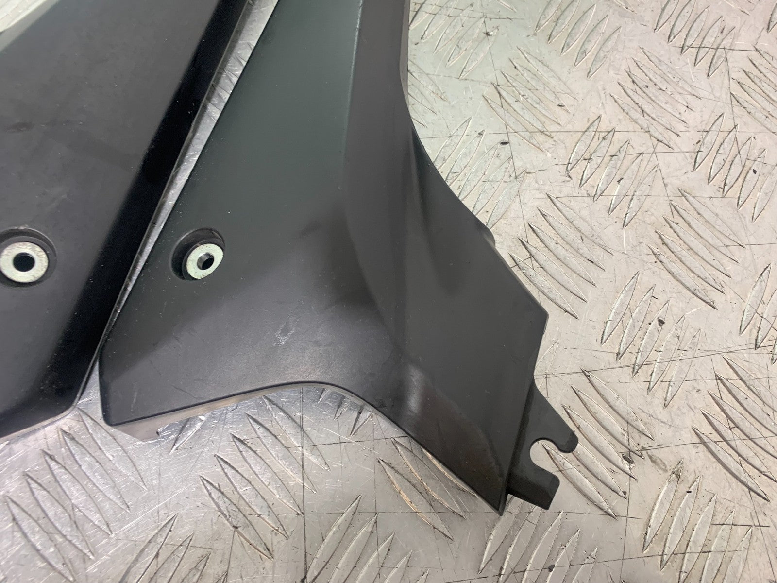 YAMAHA XJ6 XJ6-S LEFT AND RIGHT SIDE COVERS  YEAR 2009-2015  (CMB1212)
