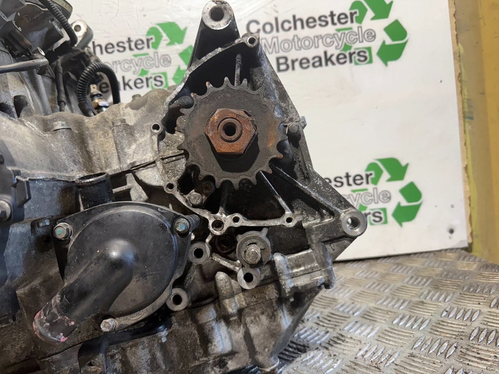 TRIUMPH 955i DAYTONA ENGINE YEAR 2002-2006 (CMB1229)