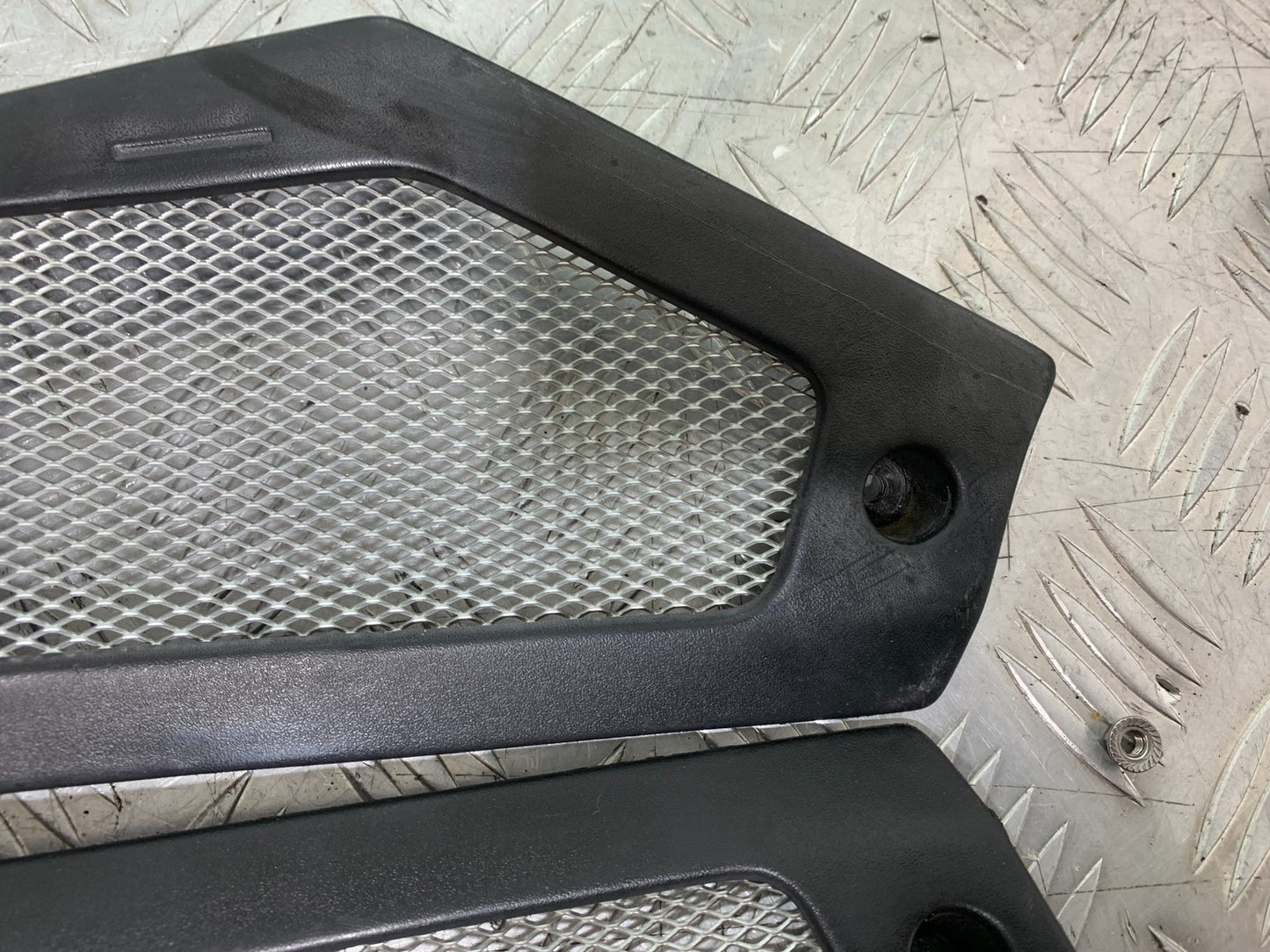 APRILIA RSV1000 RSV 1000 MILLE LEFT AND RIGHT SIDE INFILLS  1998- 2003 (CMB1184)