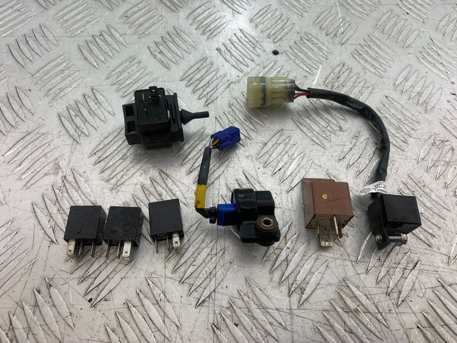 PIAGGIO VESPA GTS 125 RELAYS YEAR 2009-2014  (CMB1261)