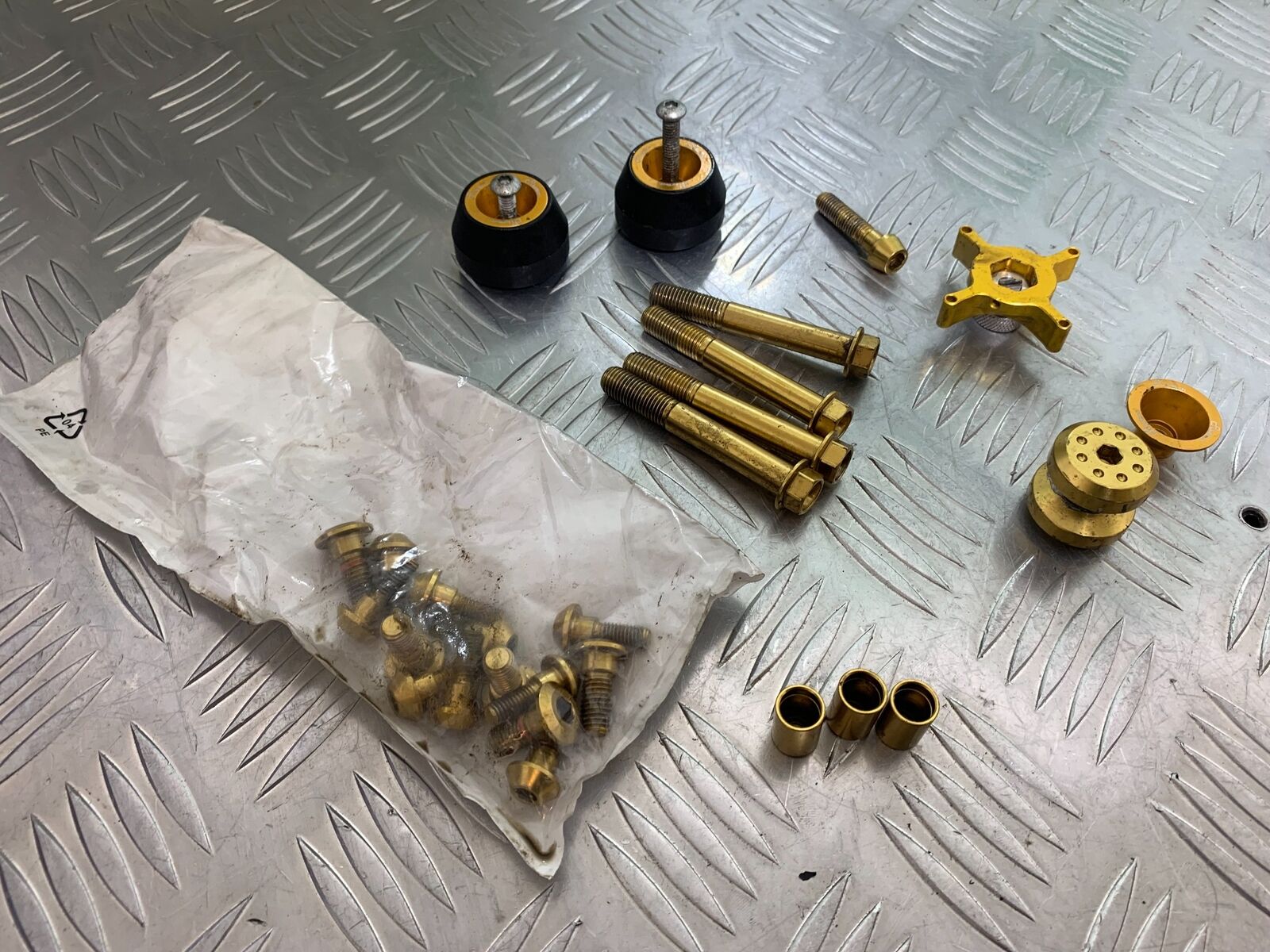 YAMAHA MT09 MT-09 AFTERMARKET NUTS AND BOLTS  YEAR 2013-2016  (STOCK 997)