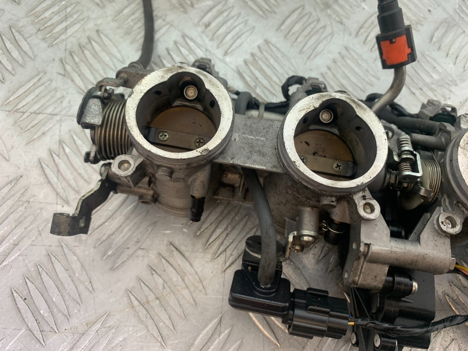 KAWASAKI GTR1400 GTR 1400 THROTTLE BODIES  YEAR 2007-2009 (CMB1174)