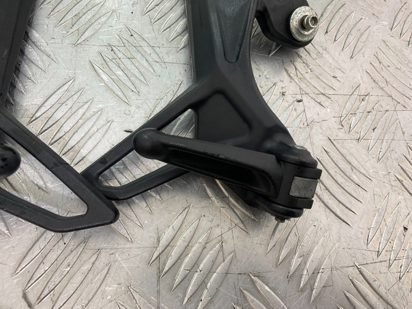 MV AGUSTA 800 F3 REAR HANGERS AND PEGS  YEAR 2017-2019 (CMB1227)