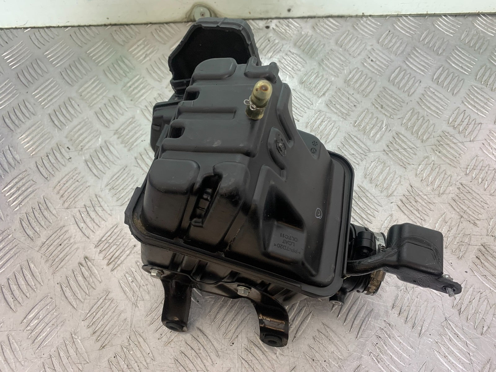 BSA 650 GOLD STAR AIRBOX  YEAR 2022-2025 (CMB1262)