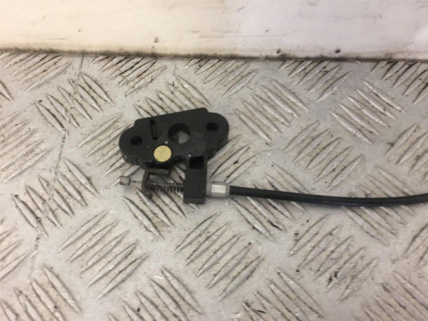 KAWASAKI ZX6R ZX6 J SEAT CATCH AND CABLE YEAR 2000  (STOCK 456)
