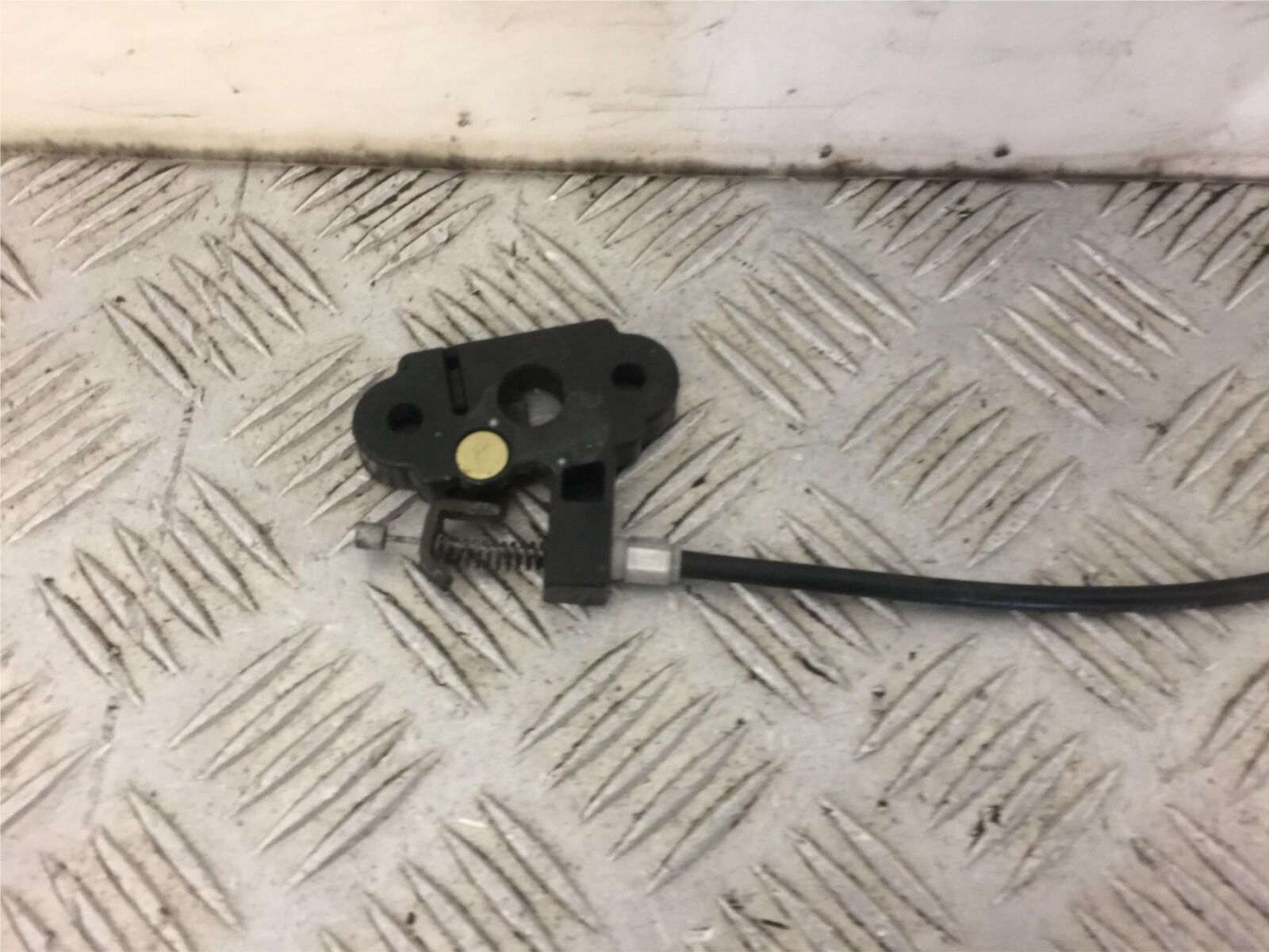 KAWASAKI ZX6R ZX6 J SEAT CATCH AND CABLE YEAR 2000  (STOCK 456)