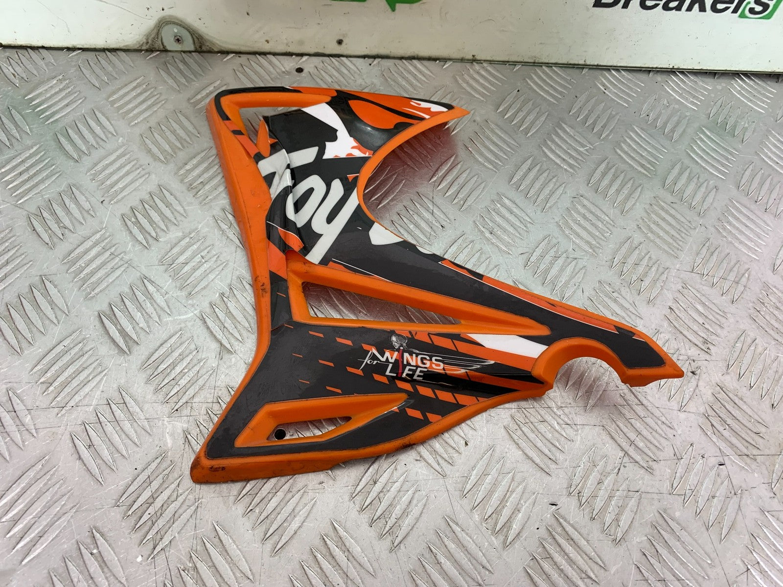 QINGQI QM125 GY-2B LEFT TANK COWL  YEAR 2016 (CMB1228)