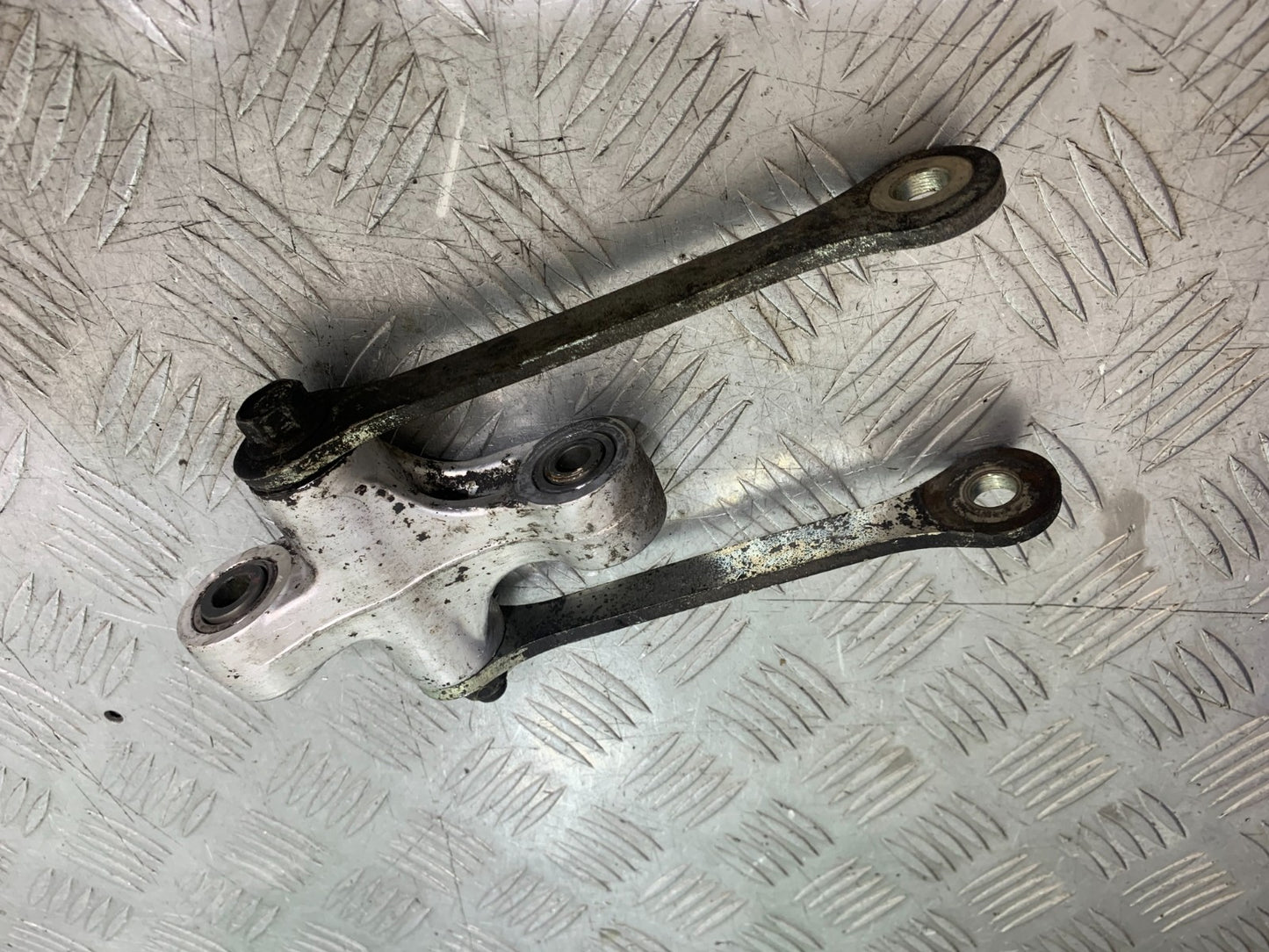 SUZUKI RF900 RF 900 REAR SHOCK LINKAGE  YEAR 1994-1999 CMB1326