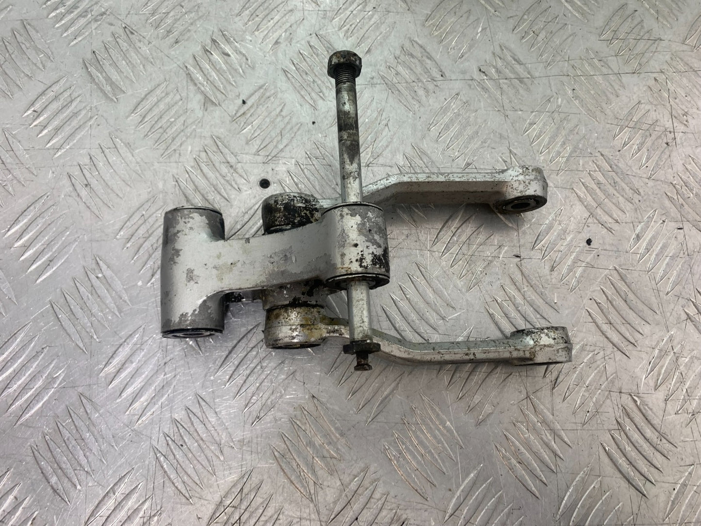 KAWASAKI GPZ600 GPZ 600 REAR SHOCK LINKAGE YEAR 1988-90 (CMB1258)