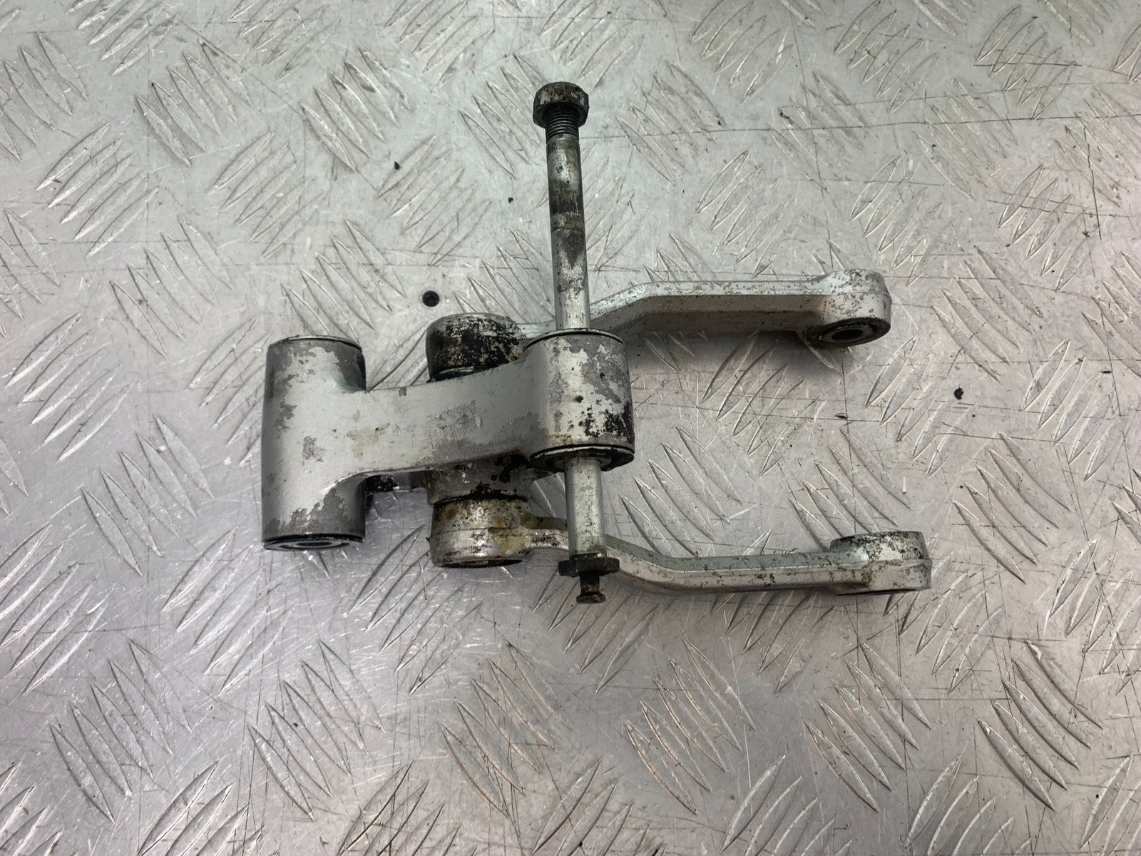 KAWASAKI GPZ600 GPZ 600 REAR SHOCK LINKAGE YEAR 1988-90 (CMB1258)