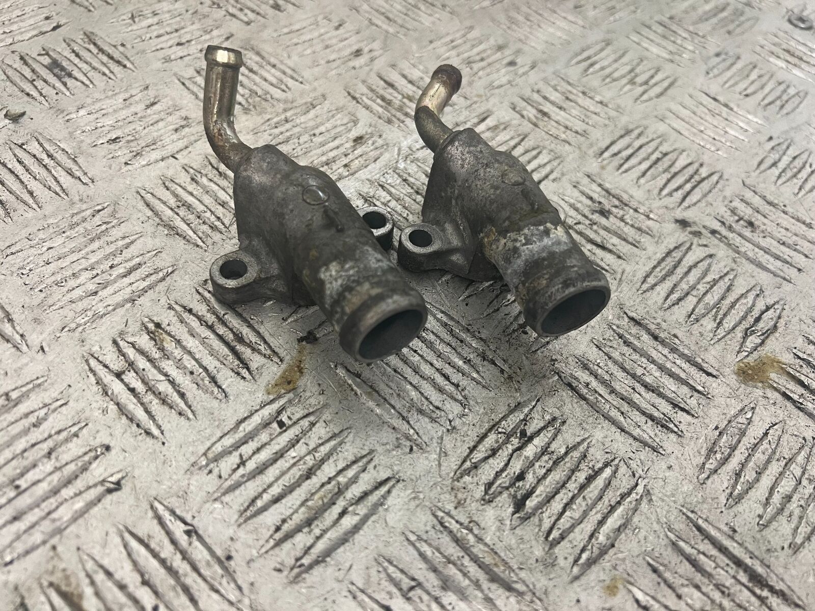 HONDA GL1800 GL 1800 WATER PIPES   YEAR 2004 ABS (STOCK 890)