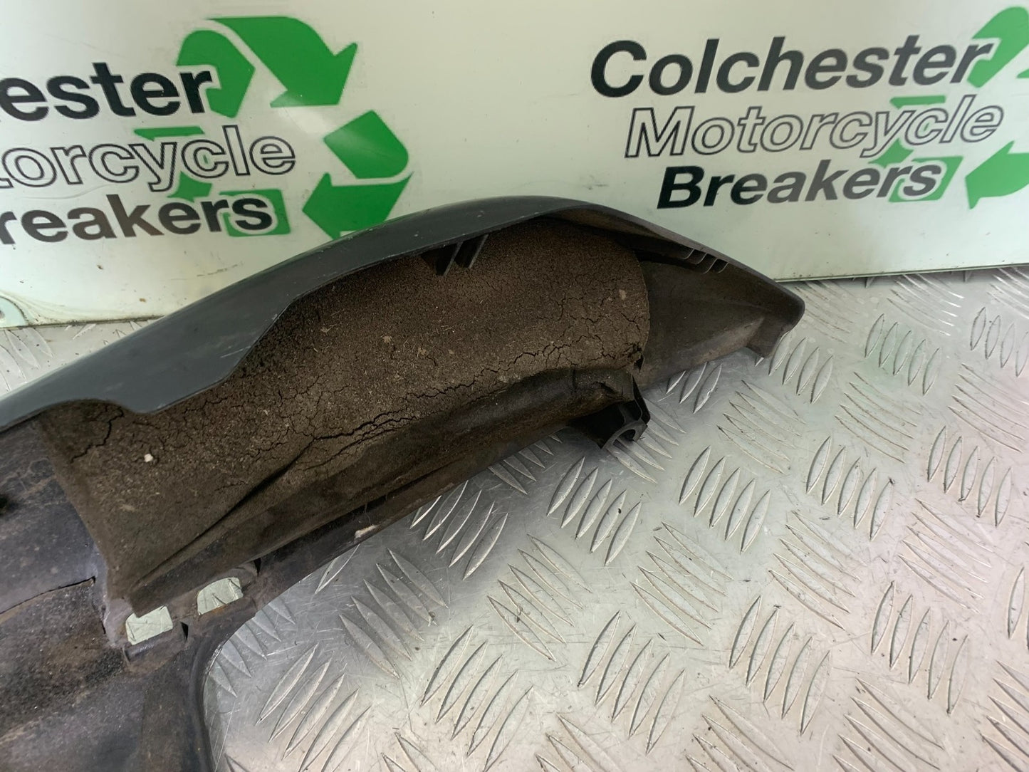 YAMAHA XJR1300 XJR 1300 TAIL PIECE YEAR 1999-2003 (CMB1119)
