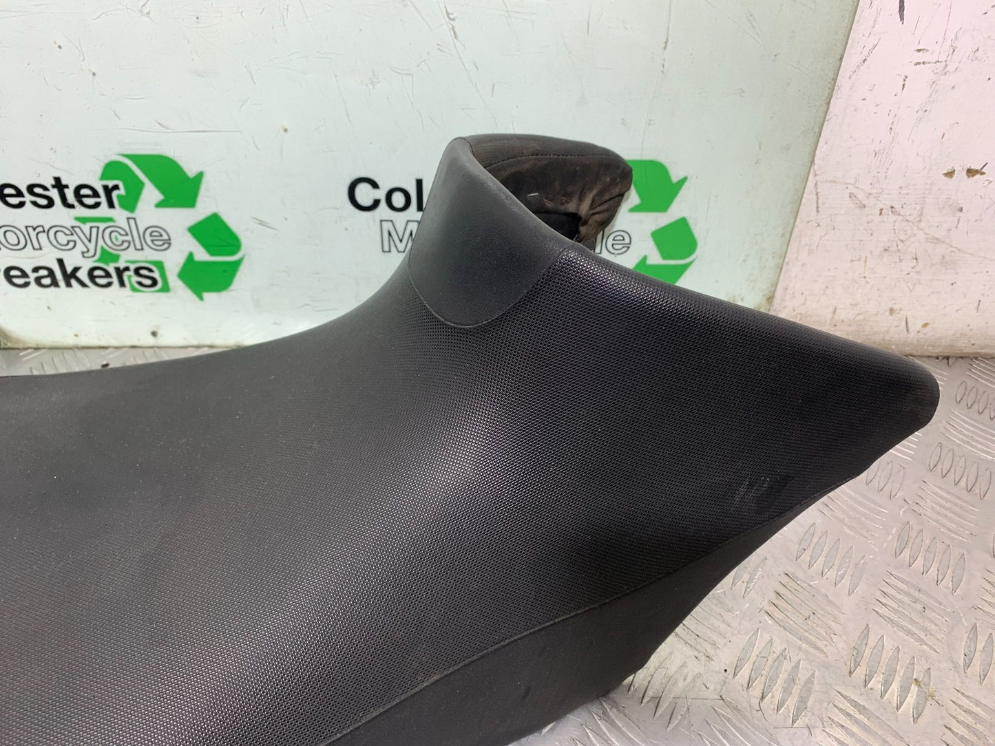 HONDA XL125 VARADERO SEAT  YEAR 2001-2006  (CMB1304)