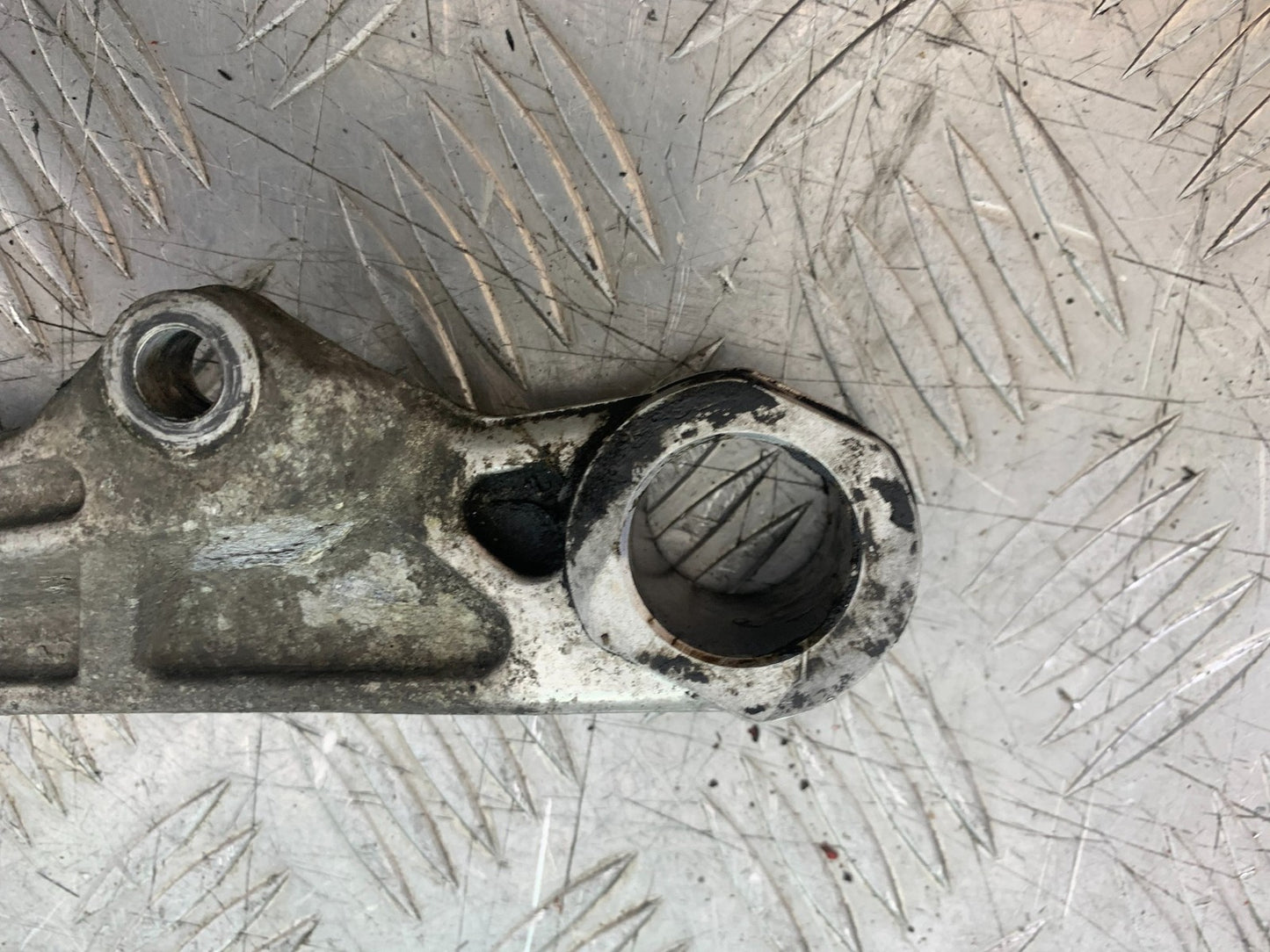 YAMAHA YZF1000 THUNDERACE REAR CALIPER BRACKET  YEAR 1997-2000 (CMB1204)