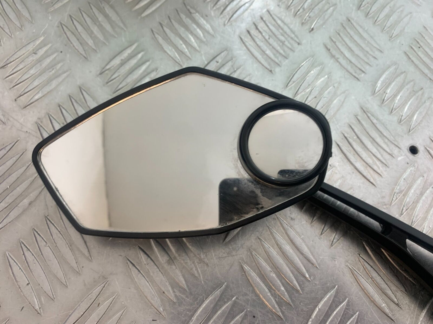 DUCATI DIAVEL 1200 LEFT MIRROR  YEAR 2014-17 (CMB1054)