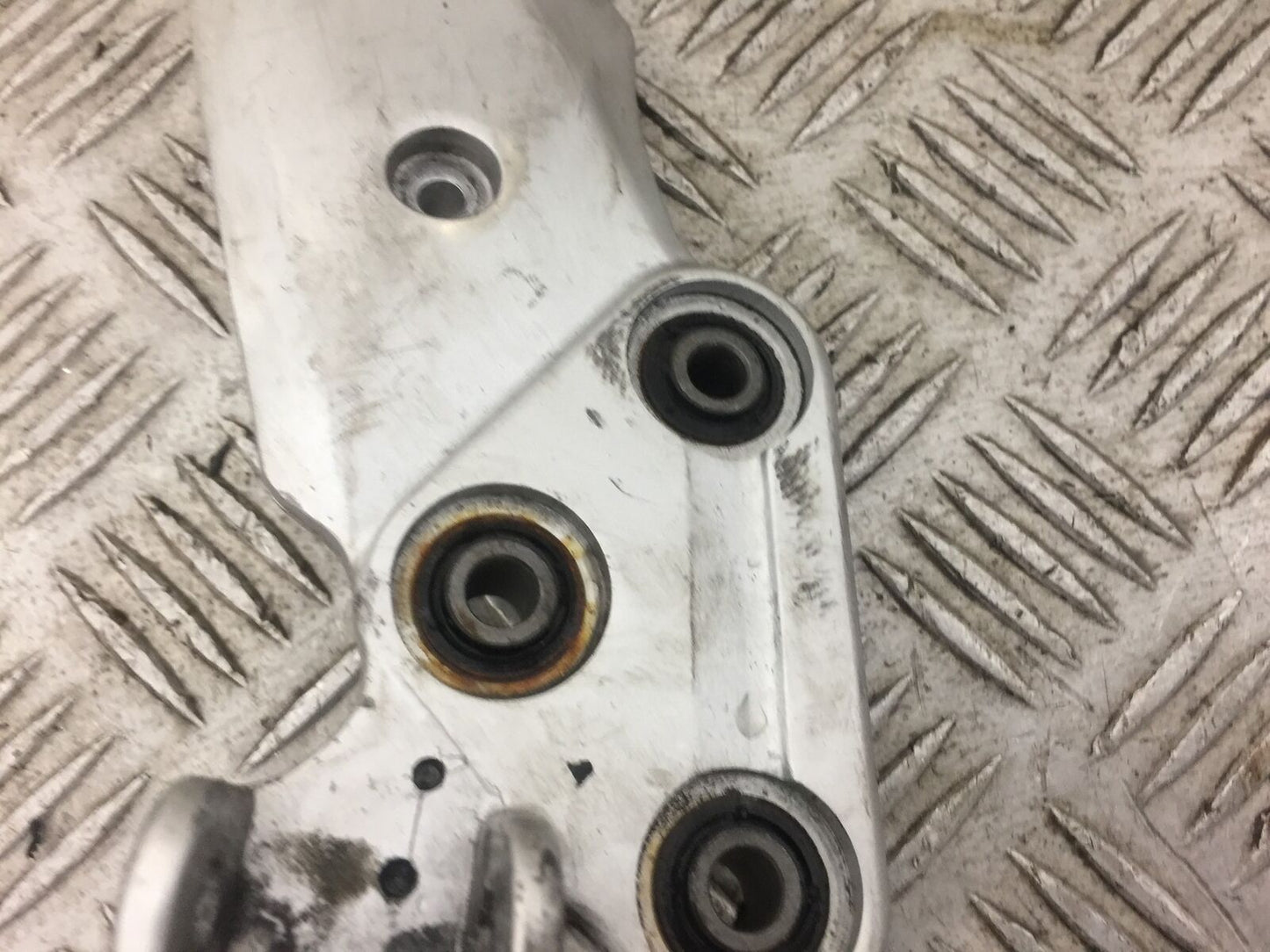 SUZUKI GSX1400 GSX 1400 FRONT RIGHT HANGER  YEAR 2003 (STOCK 381)