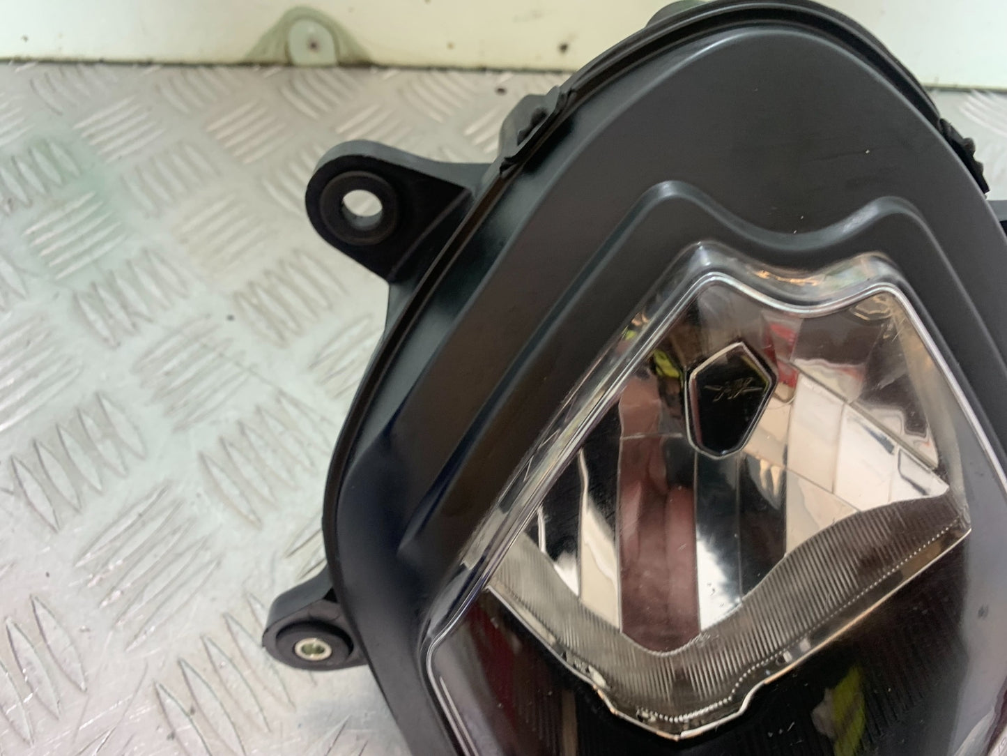 MV AGUSTA 800 F3 HEADLIGHT   YEAR 2013-2016 (CMB1152)